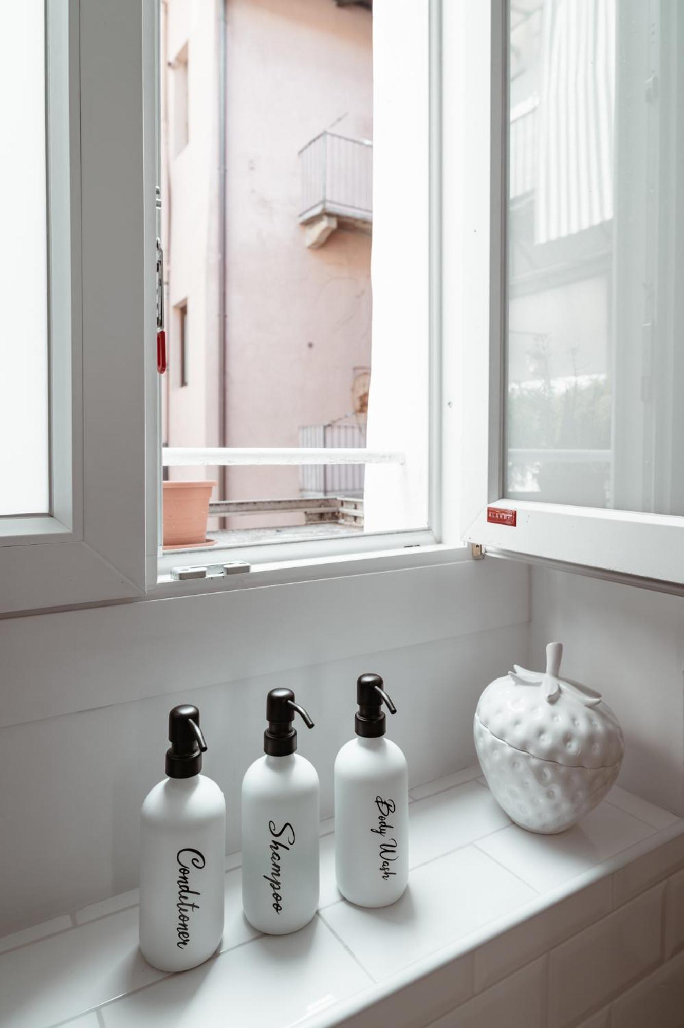 Mercanti Modern Flat - Balcony - Torino Centro المظهر الخارجي الصورة